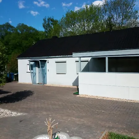 Kleines Gemuetliches Ferienhaus * Poseritz